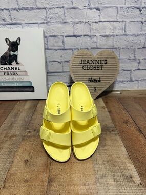 BIRKENSTOCK Arizona Essentials EVA Popcorn Beach Sandals